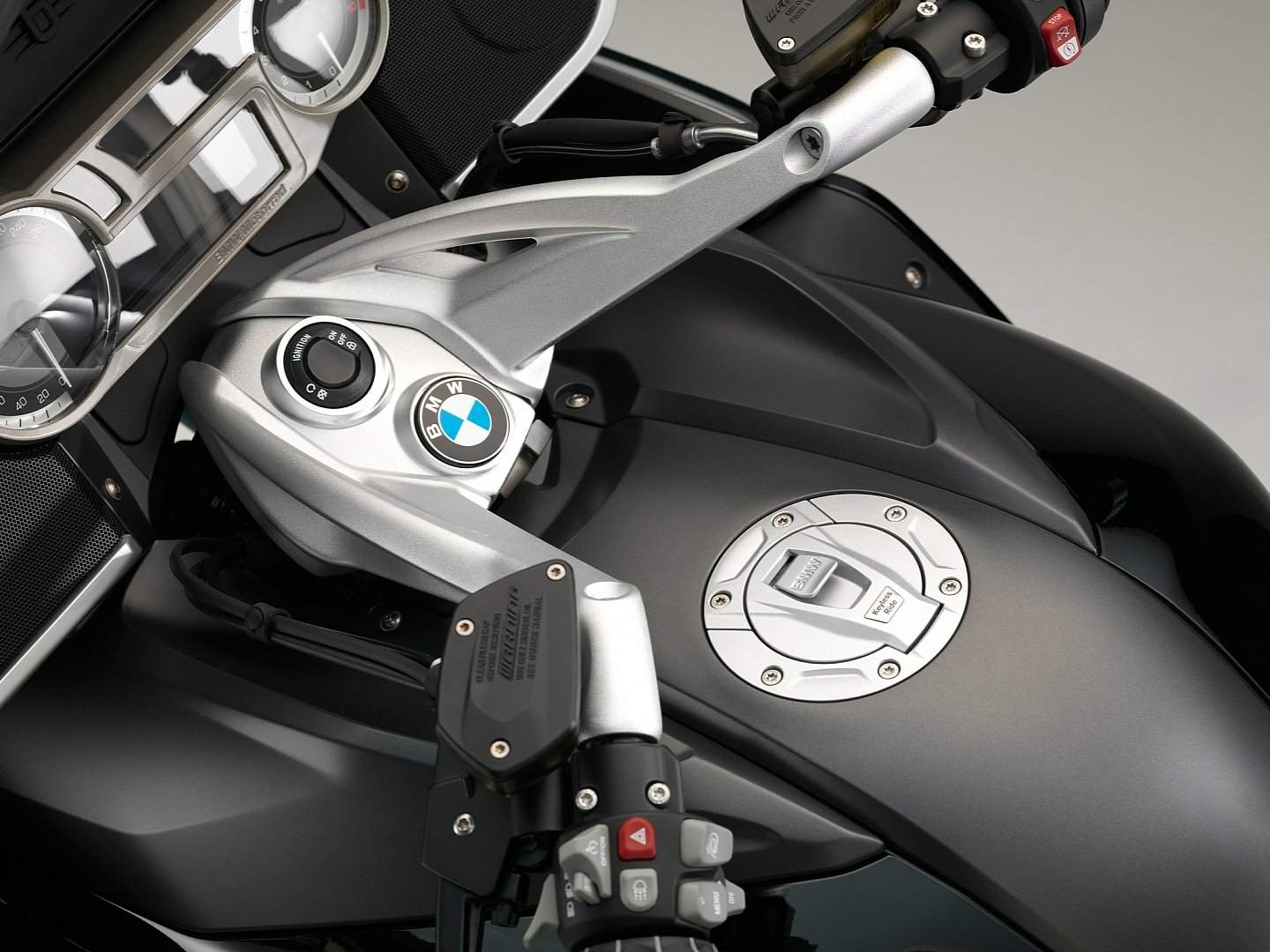 BMW presenta l'Active Cruise Control per moto - Motoblog